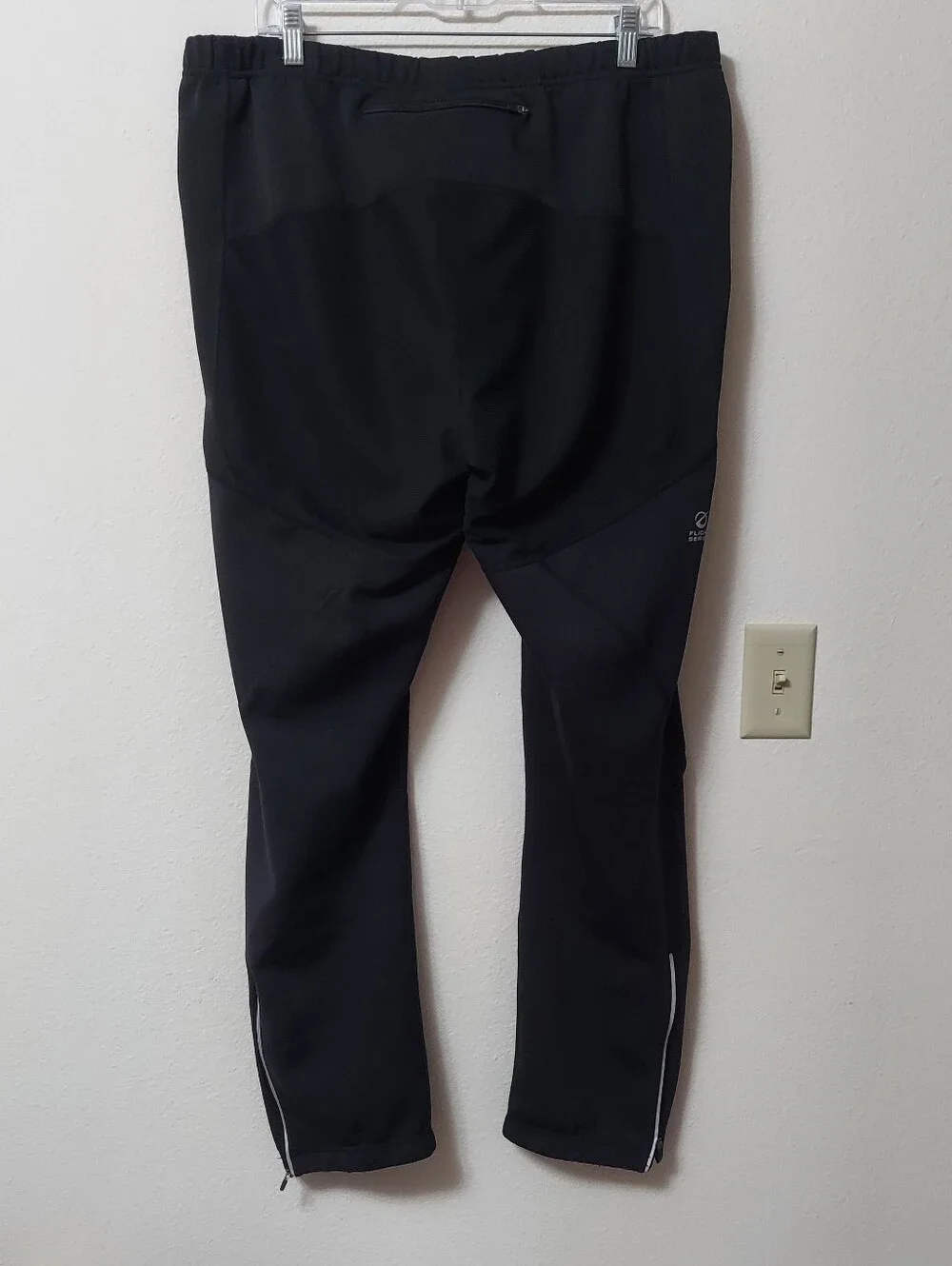 The North Face Men's Black Flight Series Windstopper Joggers Size XL - Picture 7 of 9